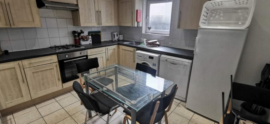 Royal Park Road, Hyde Park