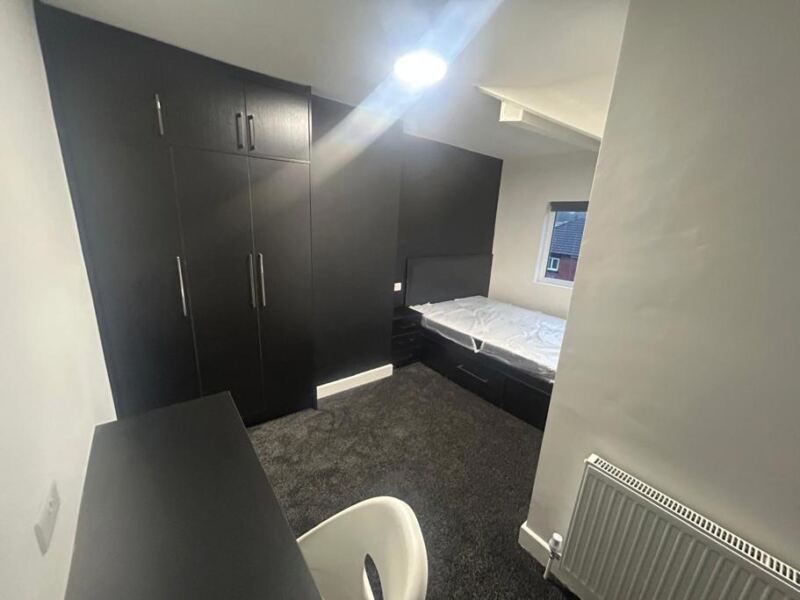 Hessle Avenue, Hyde Park