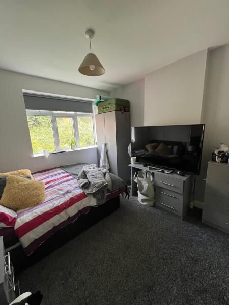 Kelso Gardens, University