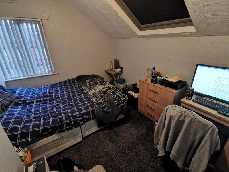 Brudenell Road, Hyde Park