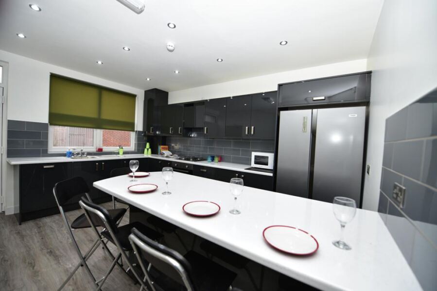 Hessle Terrace, Hyde Park