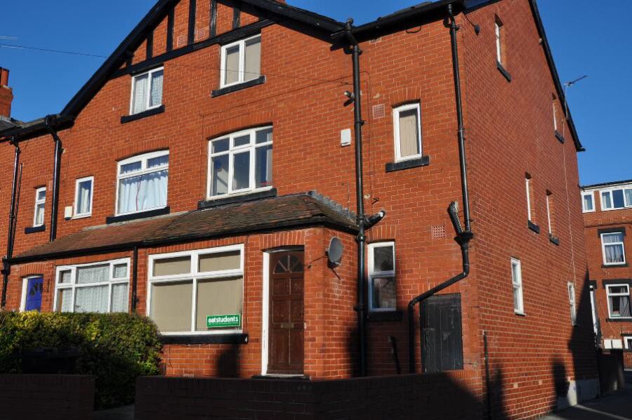 Hessle Road, Hyde Park