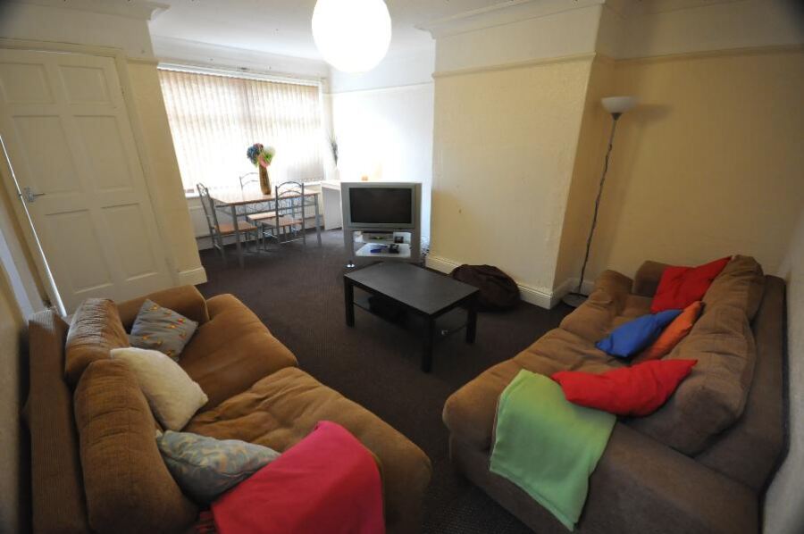 Hessle Road, Hyde Park