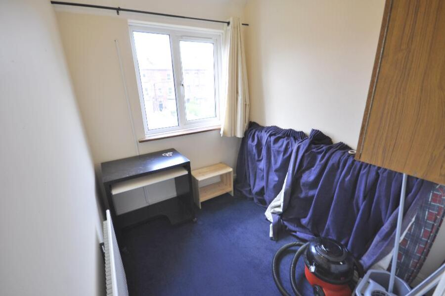 Belle Vue Road, University