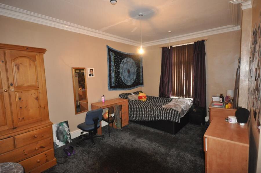 Brudenell Avenue, Hyde Park