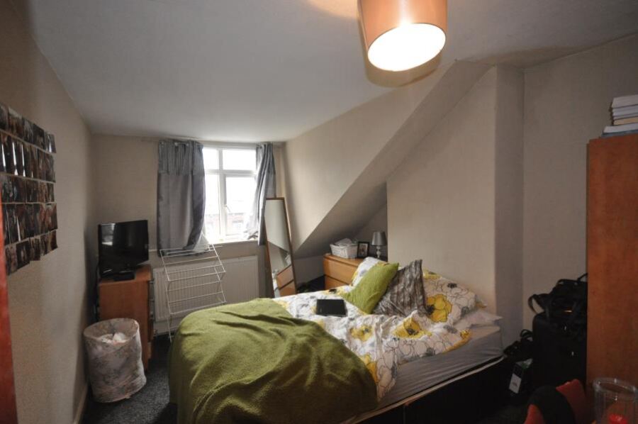 Brudenell Avenue, Hyde Park