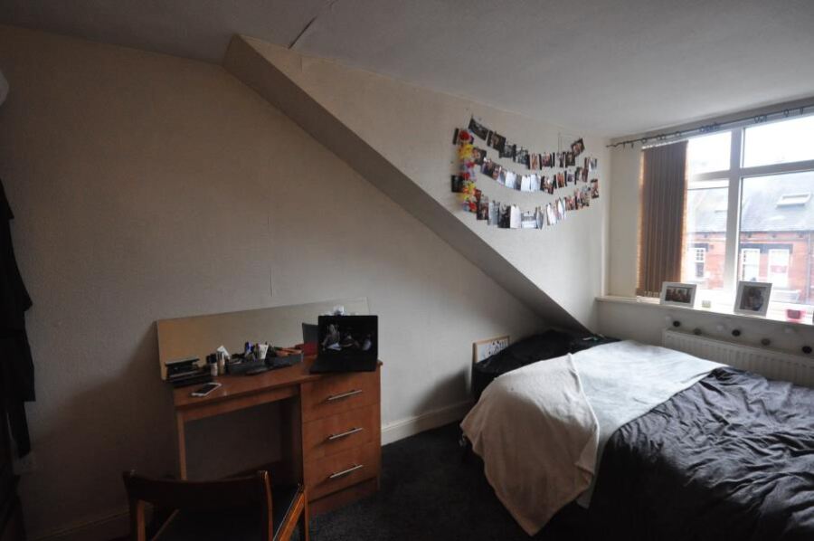 Brudenell Avenue, Hyde Park