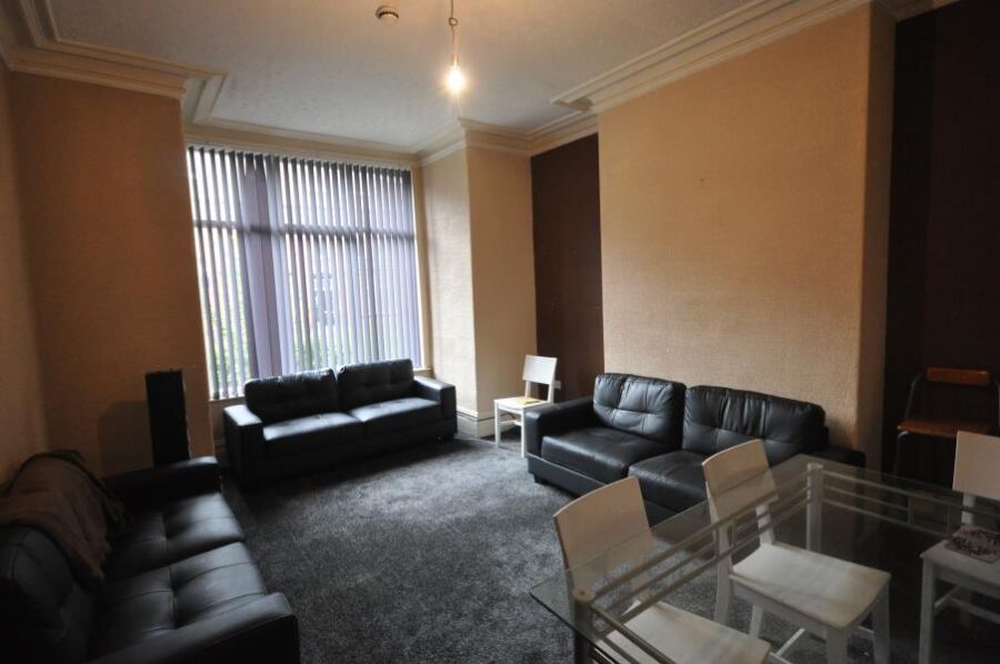 Brudenell Avenue, Hyde Park