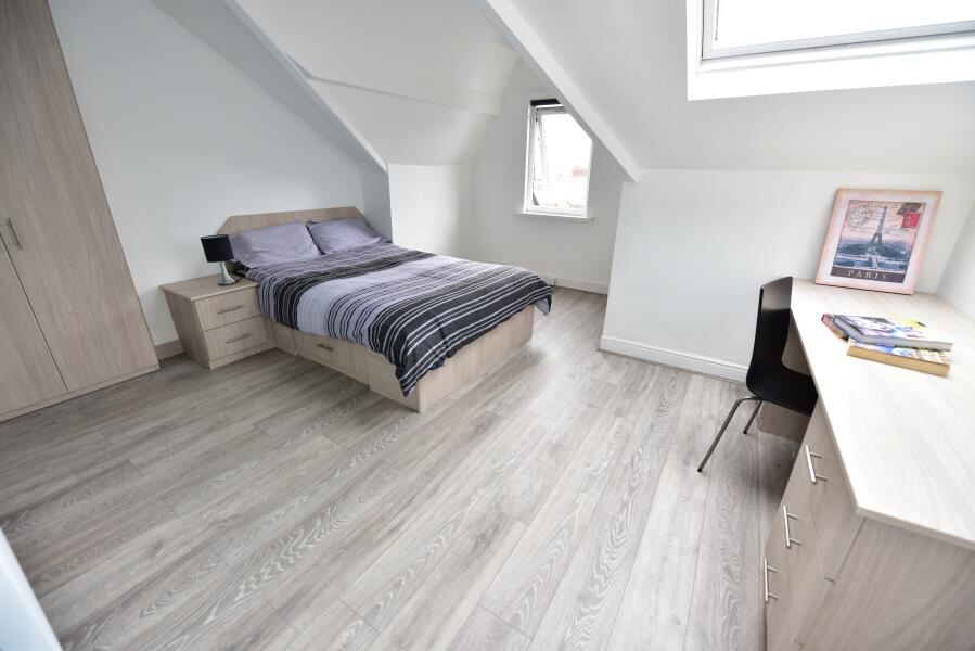 Richmond Mount, Hyde Park