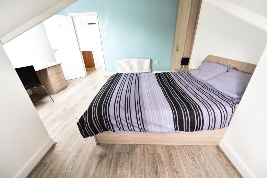 Richmond Mount, Hyde Park