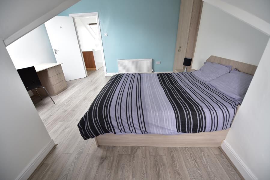 Richmond Mount, Hyde Park