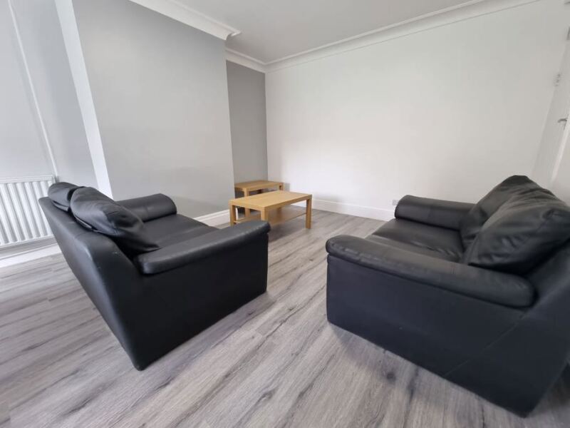 Hessle Road, Hyde Park