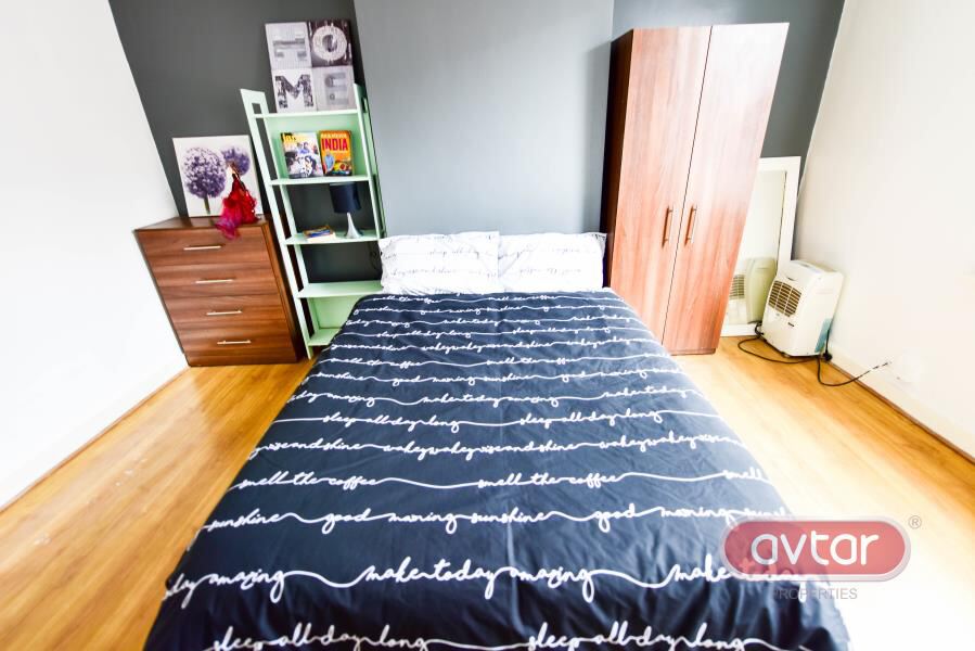 Harold Walk, Hyde Park