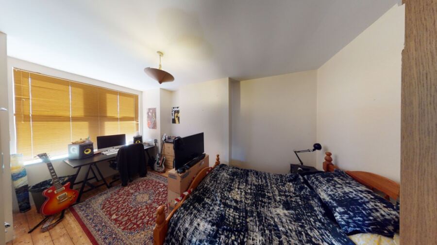 Queens Road, Hyde Park