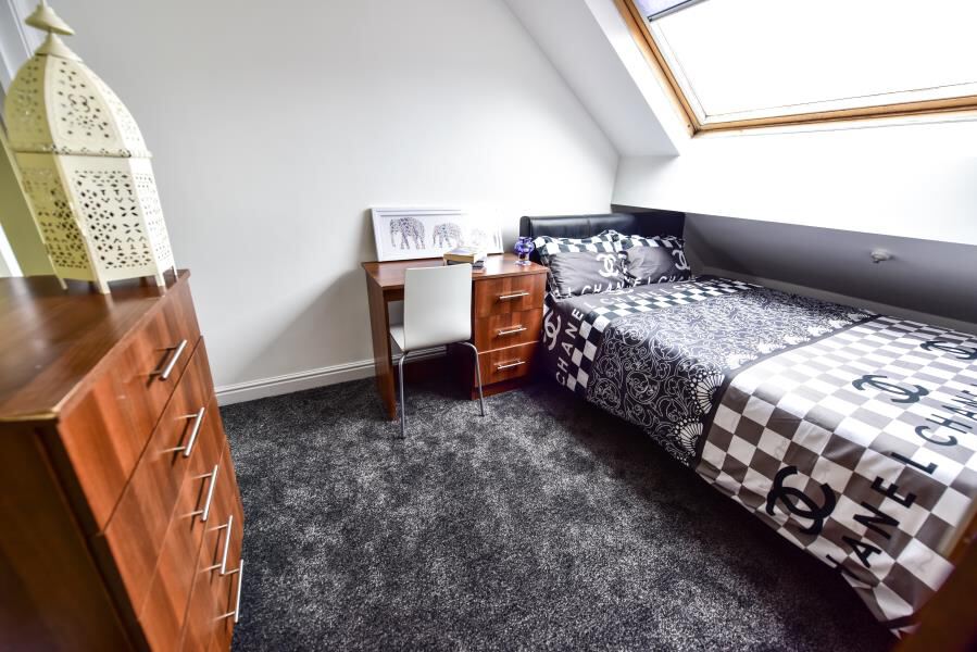 Delph Mount, Woodhouse