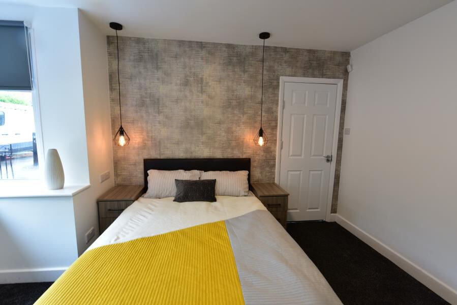 Raven Road, Hyde Park