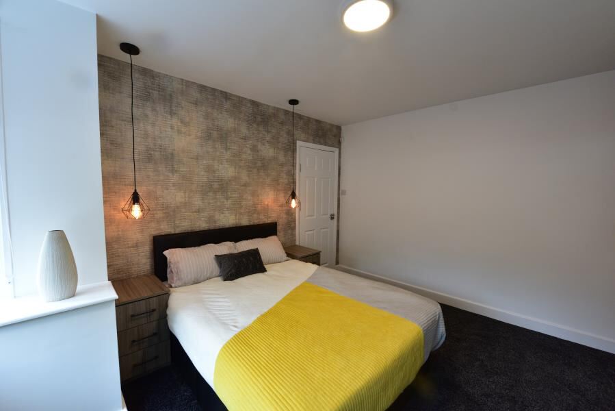 Raven Road, Hyde Park