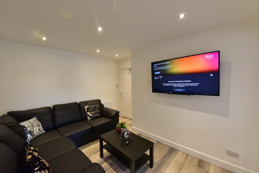 Raven Road, Hyde Park