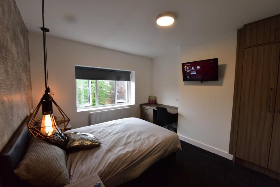 Raven Road, Hyde Park