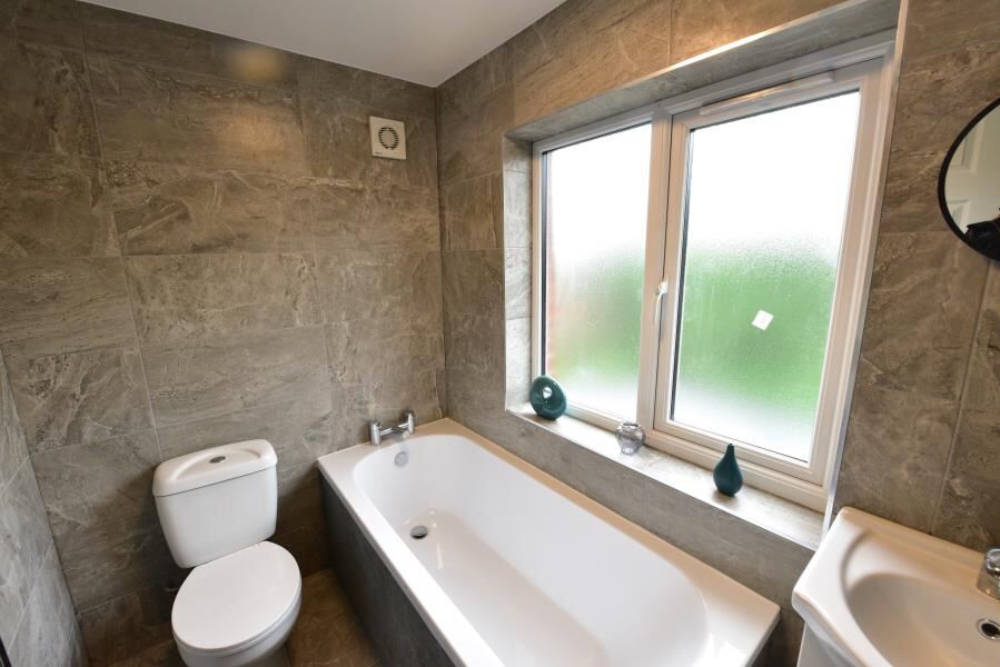 Raven Road, Hyde Park