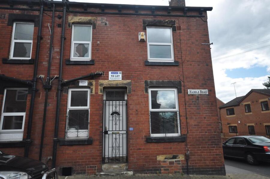 Harold Road, Hyde Park