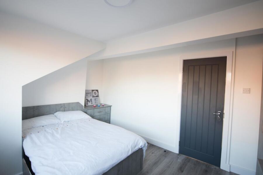 Brudenell Grove, Hyde Park