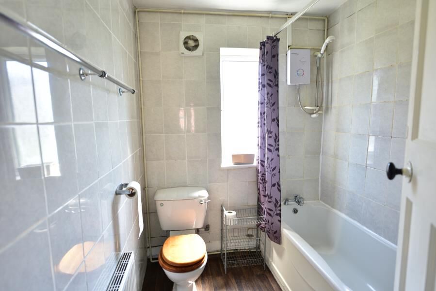 Belle Vue Road, Hyde Park