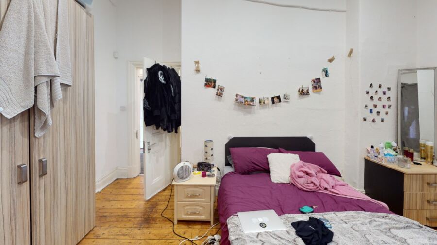 Cardigan Road, Hyde Park