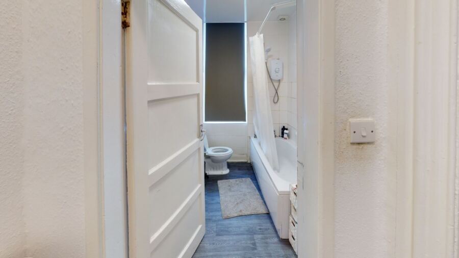 Cardigan Road, Hyde Park