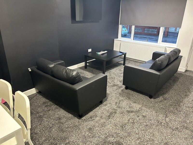 Hessle Avenue, Hyde Park