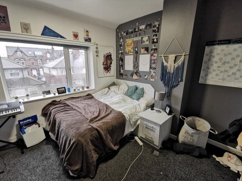 Mayville Avenue, Hyde Park