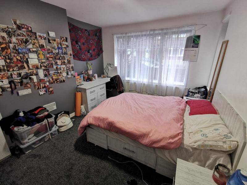 Mayville Avenue, Hyde Park