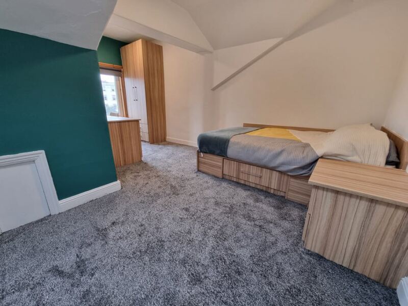 Blenheim Terrace, University