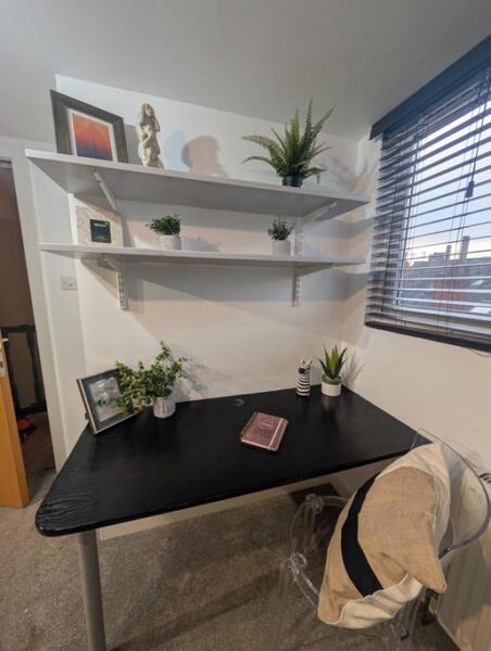 Norwood Road, Hyde Park