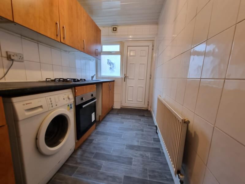 Mayville Avenue, Hyde Park