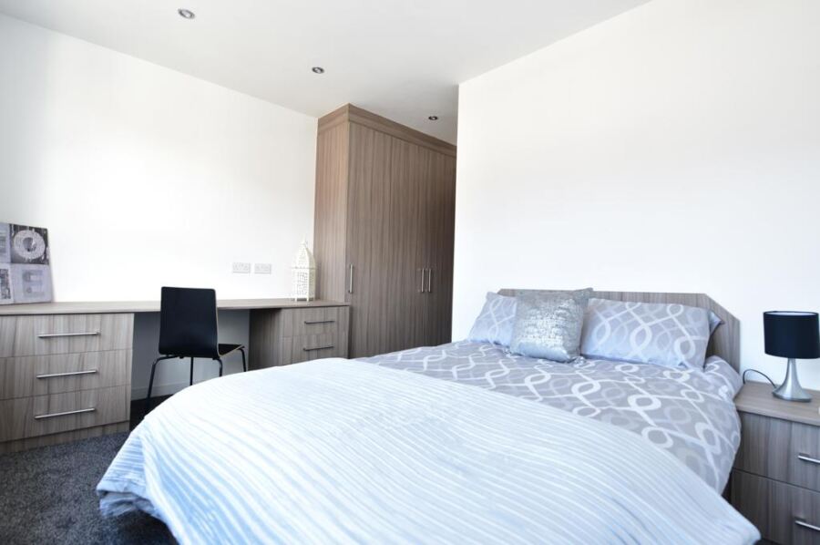 Hessle Terrace, Hyde Park