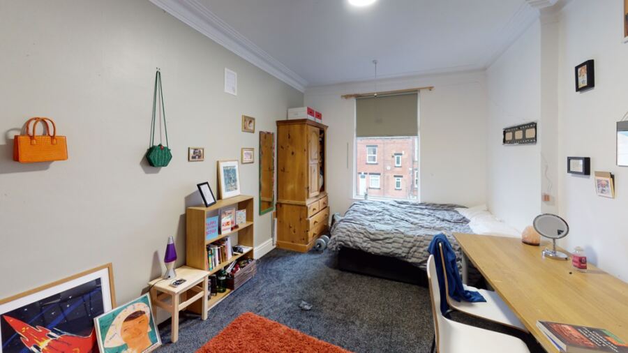 Brudenell Avenue, Hyde Park