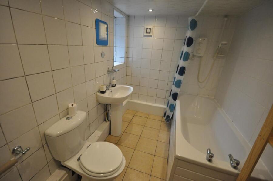 Brudenell Road, Hyde Park