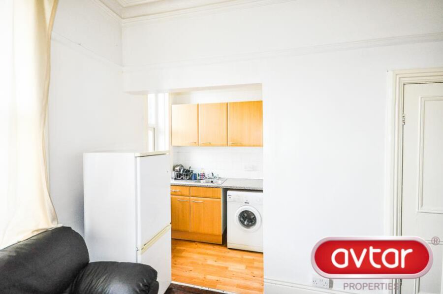 Cardigan Road, Hyde Park