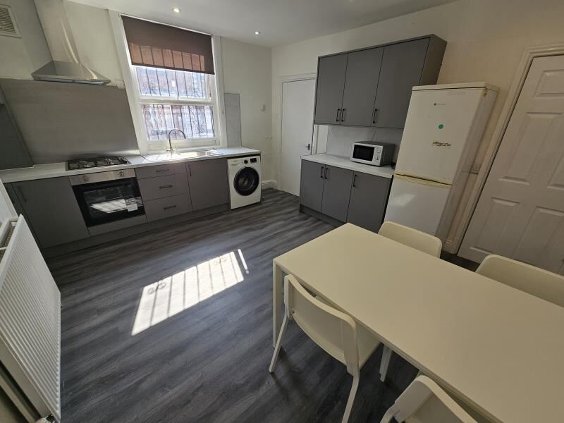 Harold Road, Hyde Park