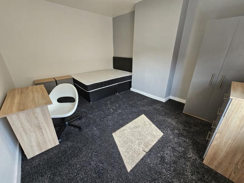 Harold Road, Hyde Park