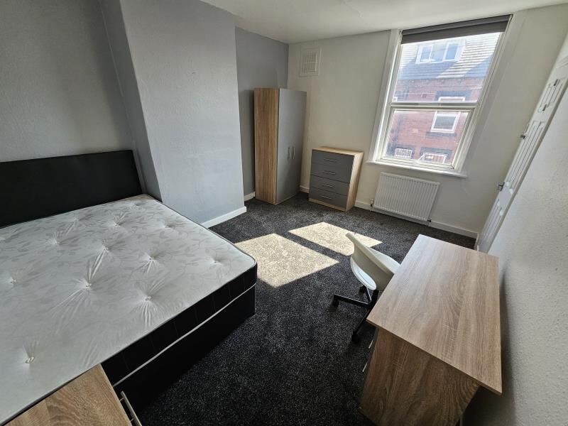 Harold Road, Hyde Park