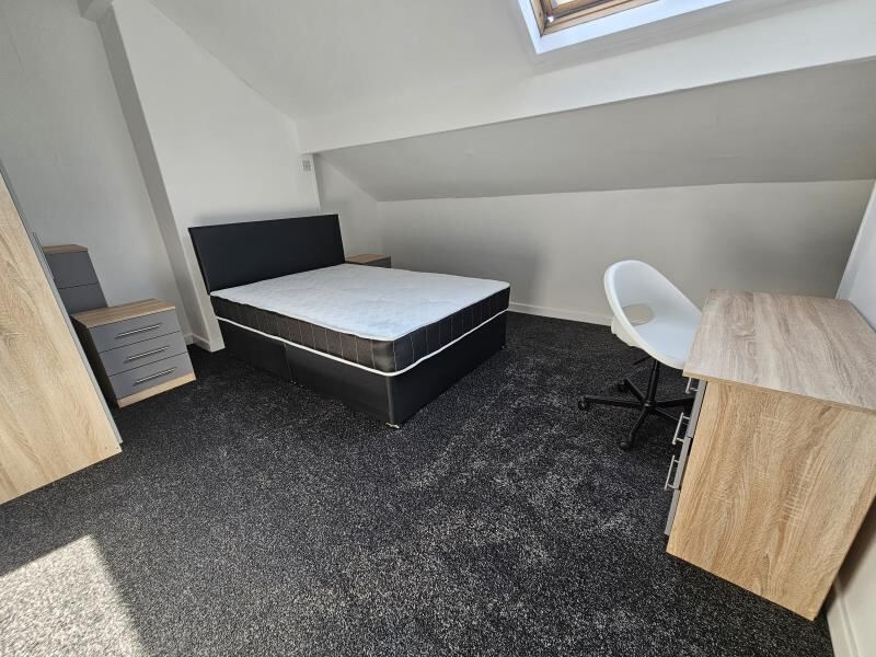 Harold Road, Hyde Park