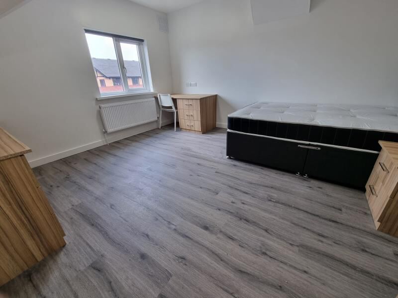 Hessle Road, Hyde Park