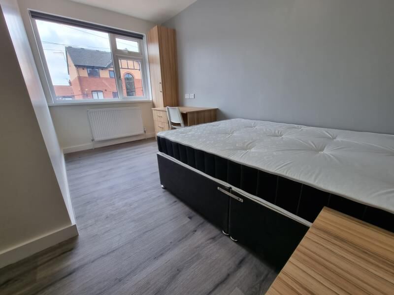 Hessle Road, Hyde Park