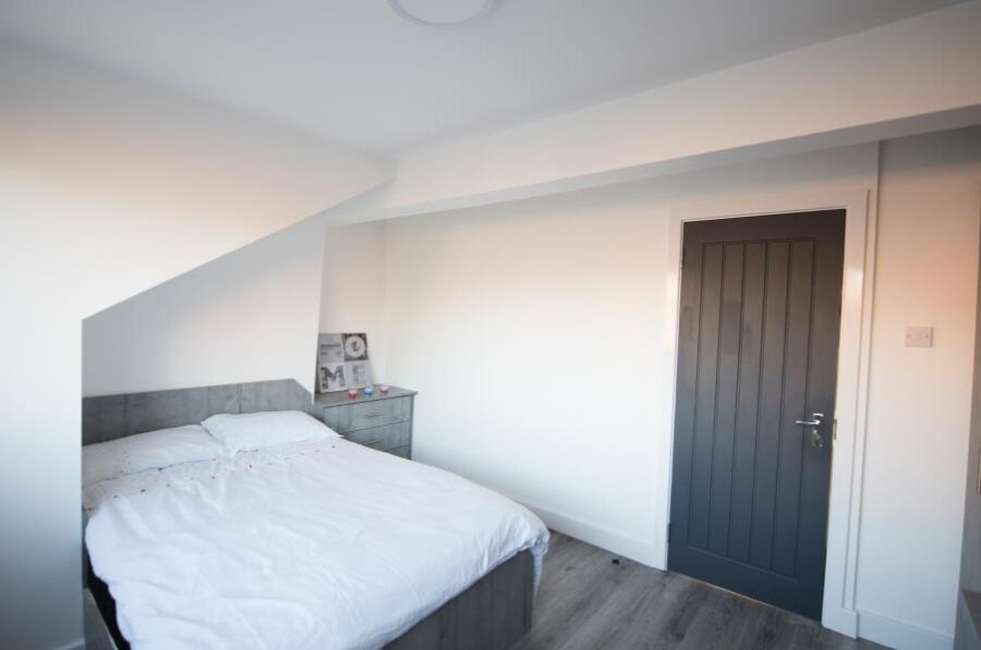 Brudenell Grove, Hyde Park