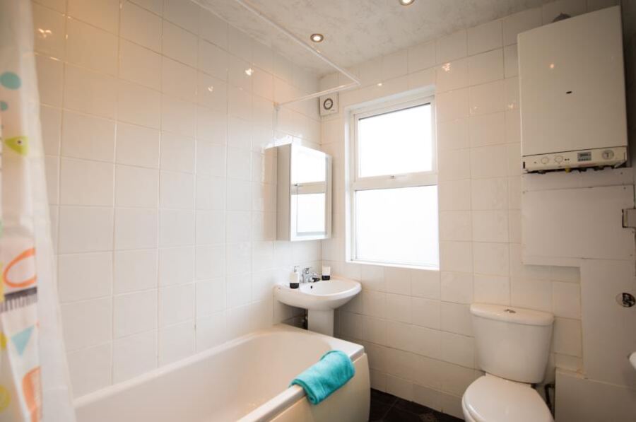 Brudenell Grove, Hyde Park