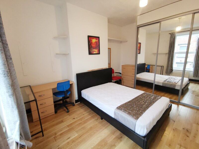 Delph Mount, Woodhouse