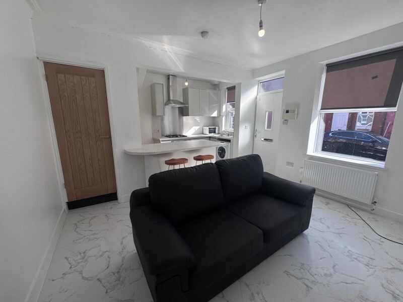 Harold Mount, Hyde Park