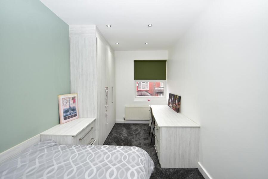 Hessle Terrace, Hyde Park